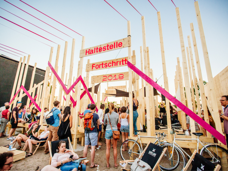 Haltestelle Fortschritt